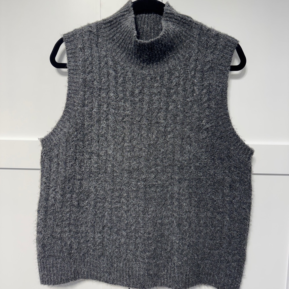 Evereve Charcoal Turtleneck Sweater Vest